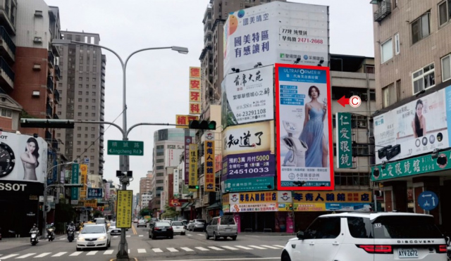 H-0387C-台中中區公益路vs精誠路口往勤美誠品方向收視